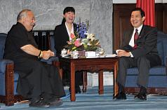 美議員吐嘈馬：林書豪是美國人