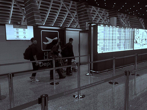 3學運青年赴星抗議  遭拒絕入境