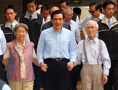 bumbler另解  余光中：大巧若拙