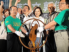 蔡英文：說服台中就能說服台灣