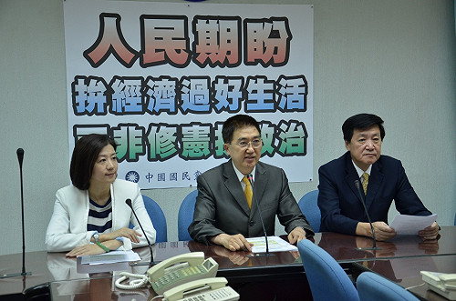 綠盼降低投票年齡  藍想推不在籍投票