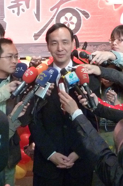 新春團拜 朱立倫避談接班