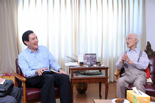 馬臉書盛讚余光中  效果適得其反