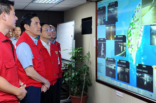 總統臉書給自己「洗臉」 府：馬上午「口誤」