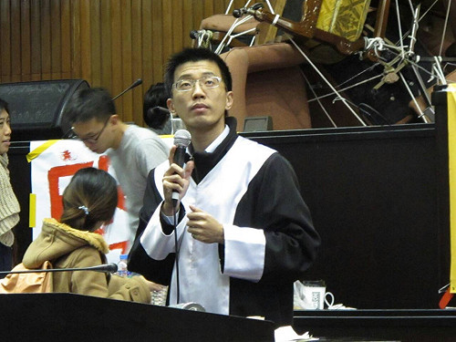 保平安教戰：若被抓 律師來前什麼都別講