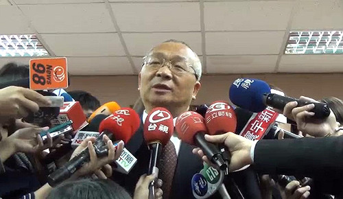 陳歐珀鞠躬道歉：與總統府聯絡好才去的