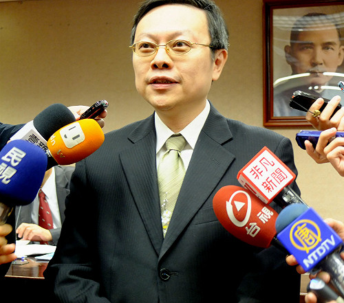 遭蔡正元批躲起來  王郁琦：我有上節目