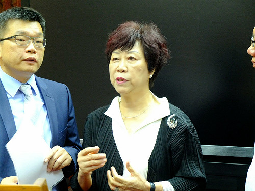 沈啟才剛說願辭職 行政院快速允予免職