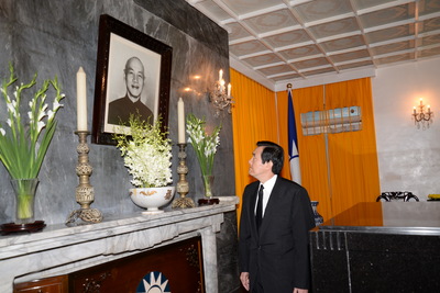 馬、朱慈湖謁陵擦身而過 否認「王不見王」