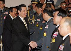 馬英九：2017年起 1年募兵7千人即足夠