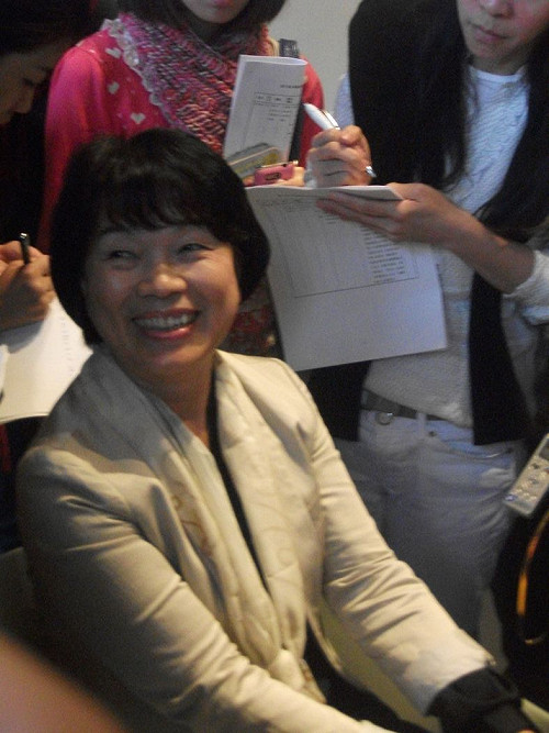 內地說  龍應台：不妥但不該怪藝人