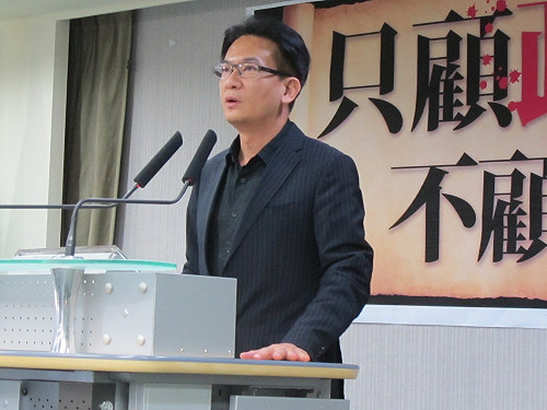 綠：小英上任後  藍發動17波負面廣告