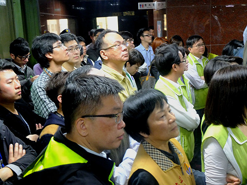 綠：上週已過3決議  藍排審服貿違法