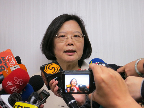 選主席？蔡英文猛跳針：時間到就會講