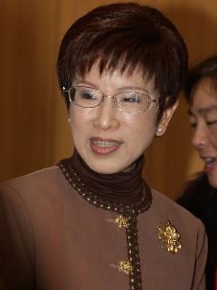 12年國教政策反覆  洪秀柱：教育部幕僚失職