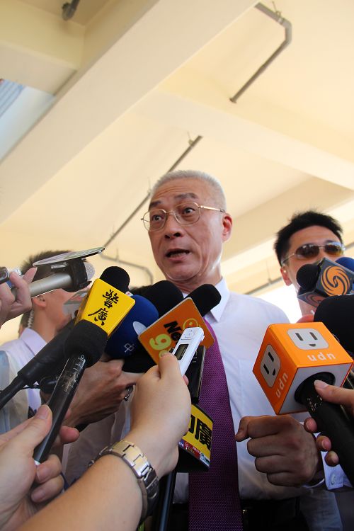 吳敦義鬆口：不識陳啟祥 但識陳女友親家