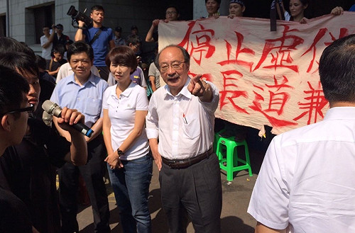 柯建銘po文挺李登輝  批藍委「跳梁小丑」