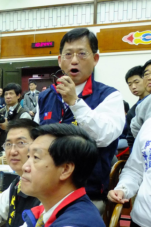 吳育昇嗆公聽會違法 綠委諷吳知法犯法