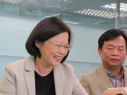 蔡英文登記黨主席  重建黨與社會信任