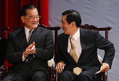 展現團結  連戰出面挺馬