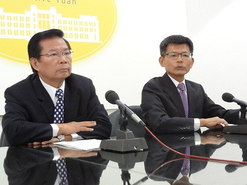 專心選舉  簡太郎、楊秋興辭政委