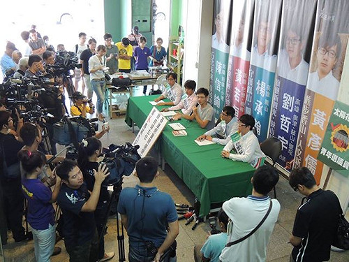 向馬擲書 基進側翼：臨時起意但「蘊釀已久」