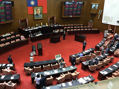 立院因表決戰空轉 藍嗆台聯浪費民脂民膏