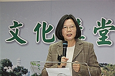 小英中部選辦轉型  支持者勸再戰2016