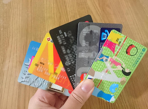 立院三讀  9/1起雙卡利率上限15%