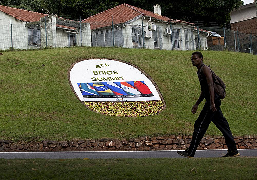 金磚5國7月擬設1000億美元開發銀行