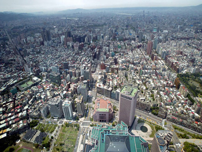 打房有效？政府高官拼命買屋購地