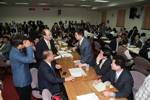 「黃3條」歸零  自經區重新逐條審查