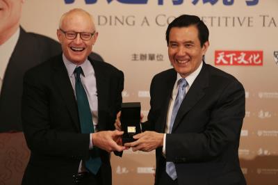 波特：台灣的低薪很令人擔心 不利競爭力