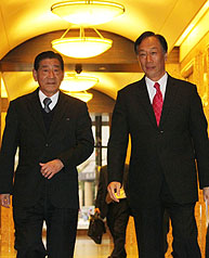 面板廠遭重罰 政府下周開會研商