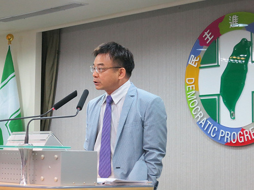 綠：官版服貿評估只講成長 不提受害