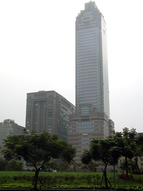 台北地王：新光摩天大樓1坪438萬蟬連