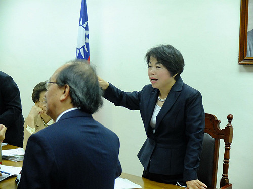 藍委缺席 自經區會議中午即平和散會