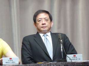 「學者」管中閔失言  張榮豐：因務虛而傲慢