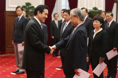 頂新賣101持股  毛治國籲勿違反國人期待