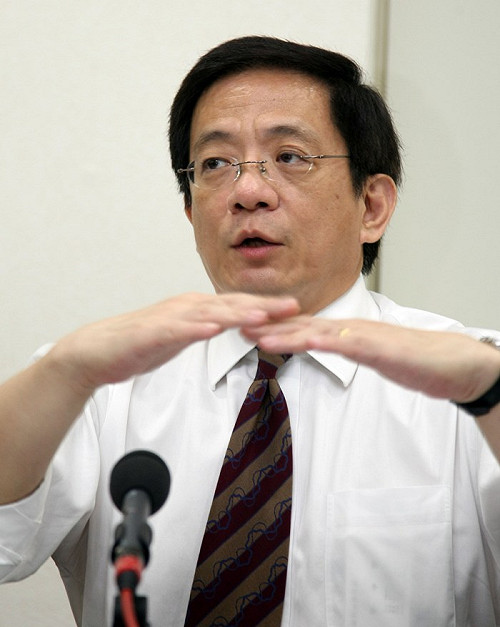 管中閔：自經區不過 台灣經濟也不會崩盤