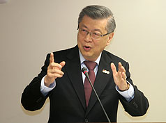 台股重挫  陳冲：未考慮國安基金護盤