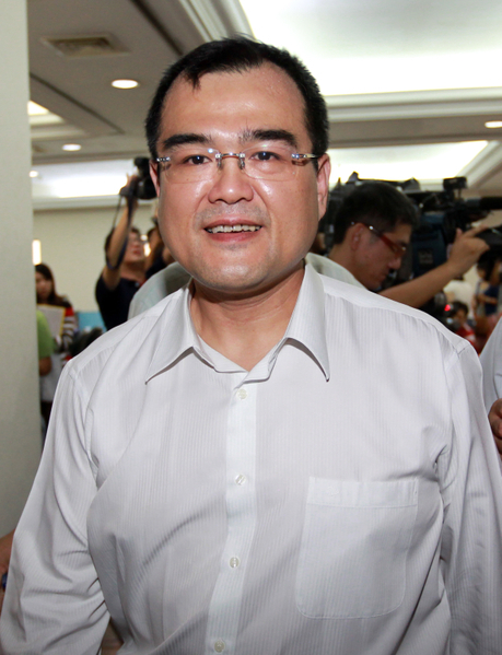 涉收賄 特偵組傳喚林益世夫妻