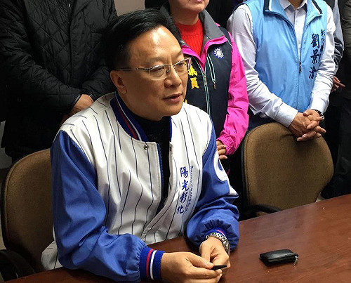 疑因任內弊案 彰化地檢搜索卓伯源住處