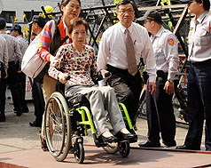 本土社團擔憂  吳淑珍送監途中不測