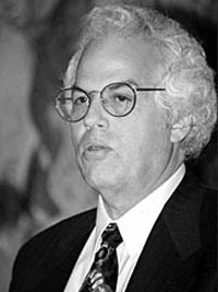 研究狂牛症獲諾貝爾獎學者：不敢吃美國牛肉