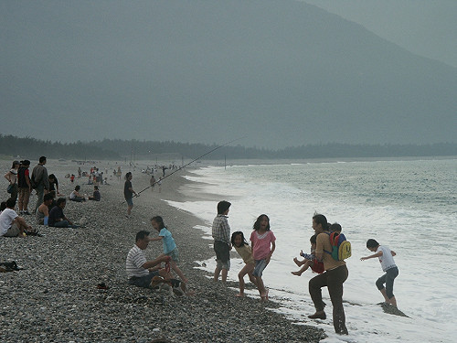 牽手護七星潭　觀星廣場明晚愛心連線