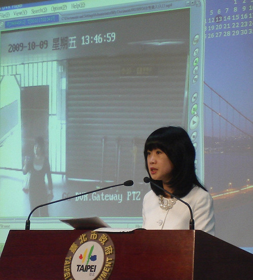 北市府再公布監視畫面 工人未關門惹禍