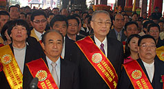 「君」委屈吞不下  曾志朗銜命前往坐鎮