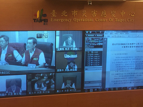 主持會報與馬連線 柯P籲民眾中午後少外出