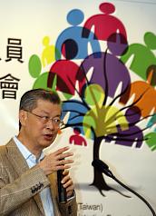 年終慰問金照顧弱勢 陳冲：政院立場未變